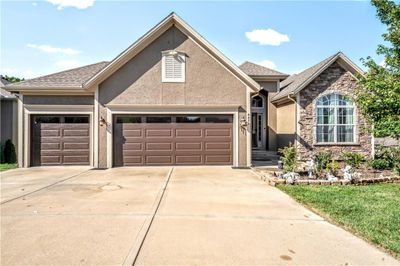 8450 Valley Spring Drive, House other with 4 bedrooms, 3 bathrooms and null parking in De Soto KS | Image 2