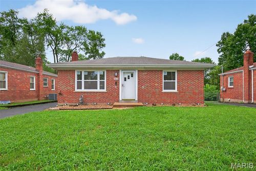 9016 Kathlyn Dr, Saint Louis, MO, 63134-3554 | Card Image