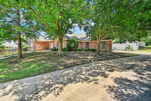 2107 Meadows Cir, Sherman, TX, 75092-3038 | Card Image