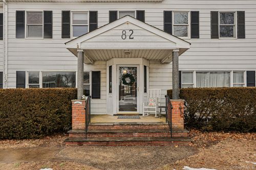 82 Vernon Ave, East Norwich, NY, 11732-1411 | Card Image