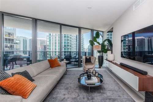 3201-1000 Brickell Plz, Miami, FL, 33131-3857 | Card Image