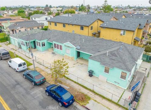 7527 S Hoover St, Los Angeles, CA, 90044 | Card Image