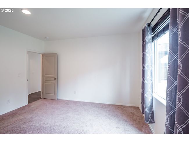 1067 S 55 Th St, House other with 3 bedrooms, 2 bathrooms and 2 parking in Springfield OR | Image 14