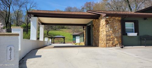413 Hollingsworth Cir, Clinton, TN, 37716-2300 | Card Image