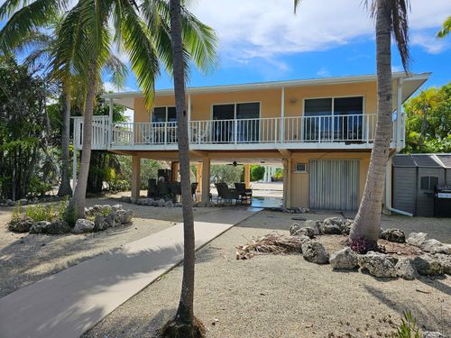 208 Bruce Ct, Marathon, FL, 33050-2952 | Card Image
