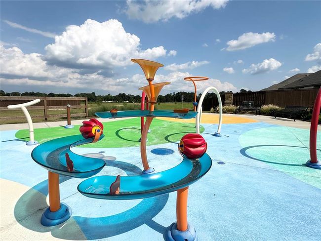 Community Amenities / Spashpad! | Image 24