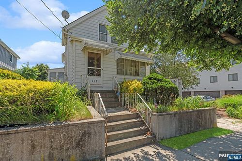 112 Page Ave, Lyndhurst, NJ, 07071-2613 | Card Image