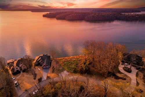 551 Wilson Lake Dr, Muscle Shoals, AL, 35661-4653 | Card Image