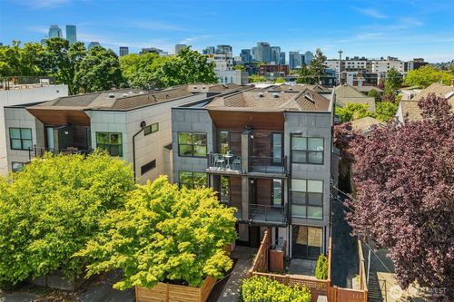 a-219 12th Ave E, Seattle, WA, 98102-5805 | Card Image