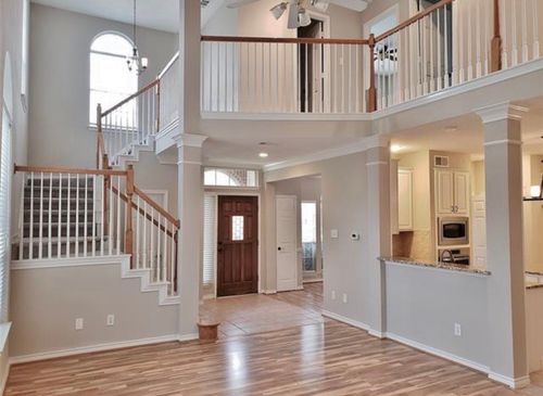 211 Moss Hill Rd, Irving, TX, 75063-4243 | Card Image