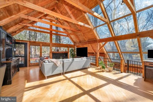 213 Sherwood Rd, COCKEYSVILLE, MD, 21030-2327 | Card Image