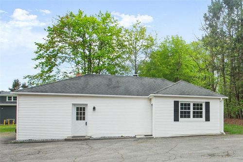 2070 Saw Mill River Rd, Yorktown Heights, NY, 10598-4108 | Card Image