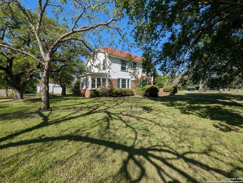 1002 E Gonzales St, Yoakum, TX, 77995-4516 | Card Image