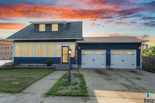 317 N Harth Ave Avenue, Madison, SD, 57042 | Card Image