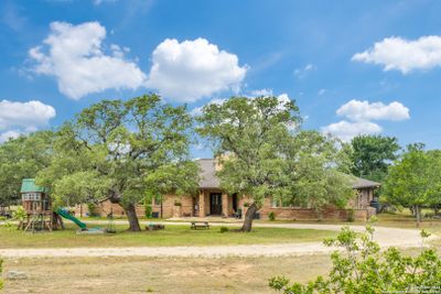 117 Saddle View, House other with 4 bedrooms, 2 bathrooms and null parking in Boerne TX | Image 3