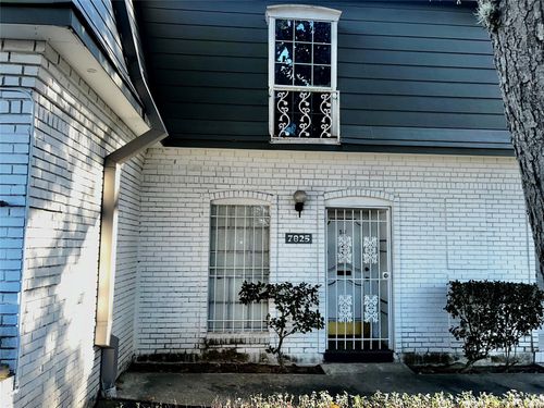 53-7825 Rue Saint Cyr St, Houston, TX, 77074-5422 | Card Image