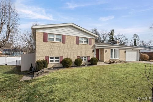 4317 Briarcliff Dr, Alton, IL, 62002-6912 | Card Image