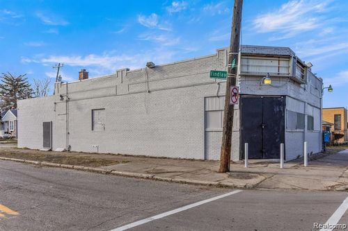 11901 Gunston St, Detroit, MI, 48205-3738 | Card Image