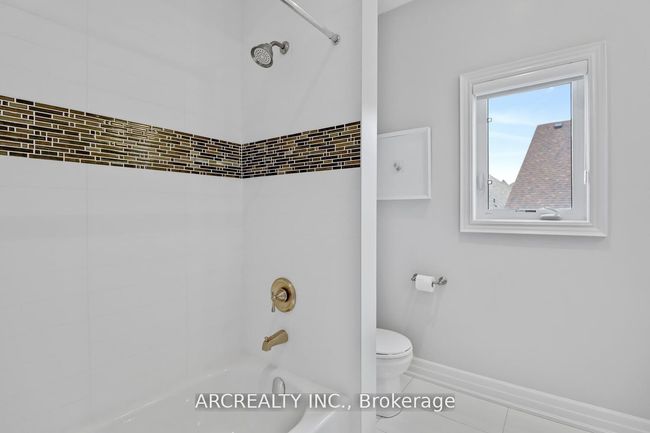 18 Moreau Way, House other with 4 bedrooms, 4 bathrooms and 4 parking in Springwater ON | Image 25