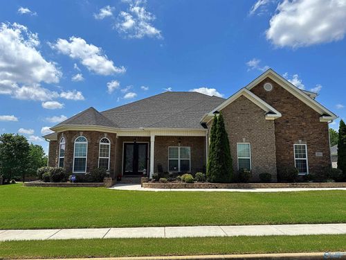 211 Woodgrove Dr Nw, Madison, AL, 35757-7253 | Card Image