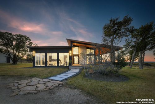 417 Southwick Ranch Rd, Johnson City, TX, 78636-2124 | Card Image