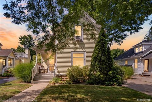 319 Hickory St, Milford, MI, 48381-1946 | Card Image