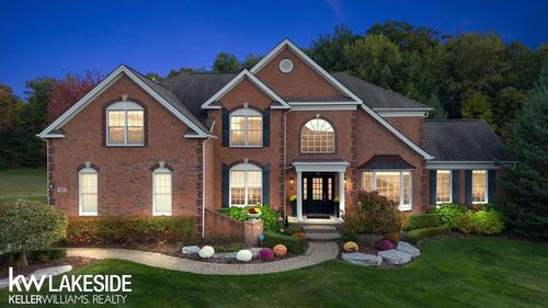 561 Kingstone Ct, Oakland, MI, 48363-2356 | Card Image