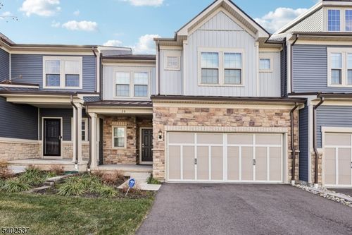 28-28 Dahlia Dr, Warren, NJ, 07059-3801 | Card Image