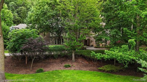 347 Pine Ridge Drive, Bloomfield Hills, MI, 48304 | Card Image