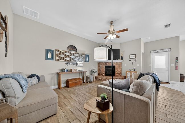 905 Buffalo Ct, House other with 4 bedrooms, 2 bathrooms and 3 parking in Stanton TX | Image 7