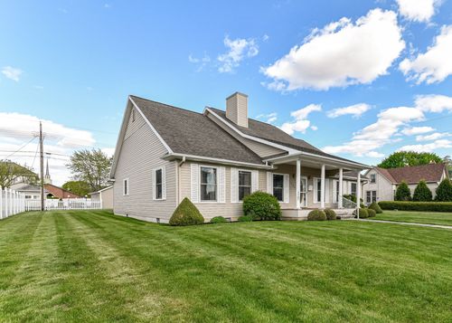 411 S Meridian St, Winchester, IN, 47394-2027 | Card Image