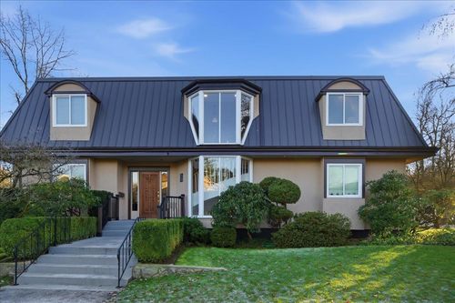 488 Glenbrook Dr, New Westminster, BC, V3L5J5 | Card Image