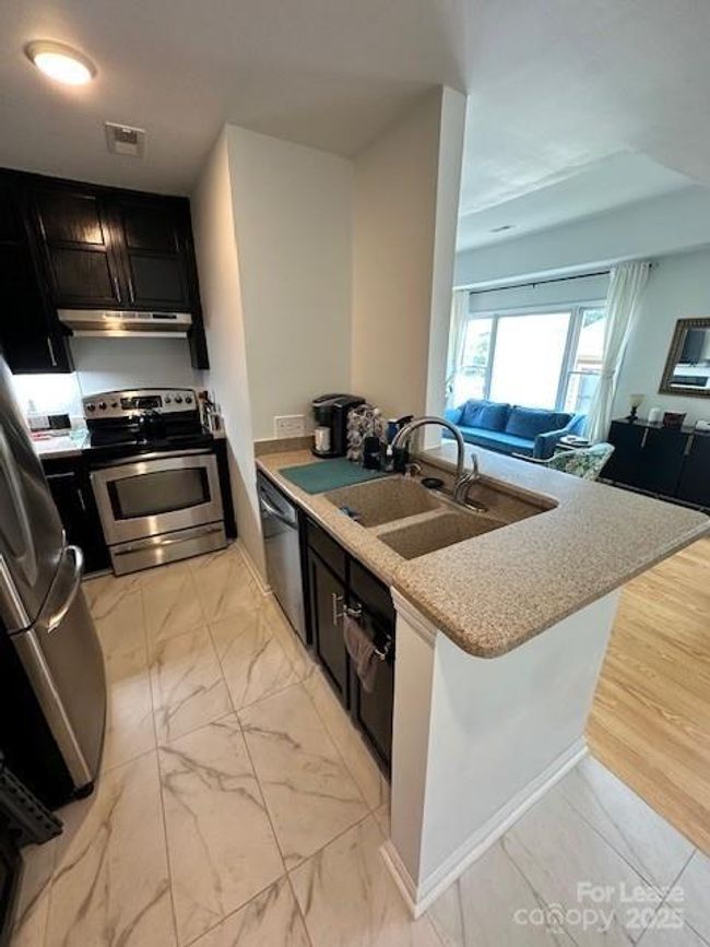 1109 E Morehead St, Condo with 2 bedrooms, 2 bathrooms and null parking in Charlotte NC | Image 9