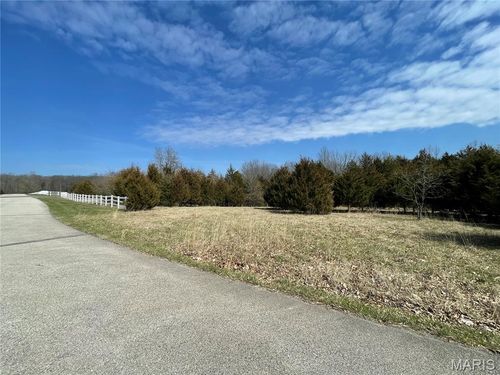 2107 Meadow Oaks Dr, Innsbrook, MO, 63390-6522 | Card Image