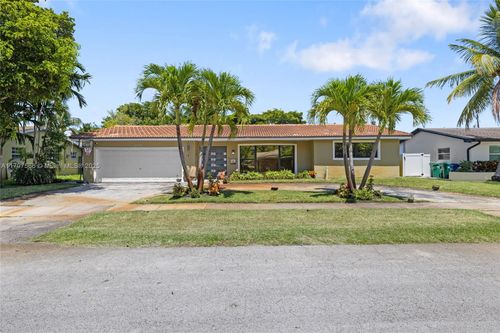 20375 Ne 22nd Pl, Miami, FL, 33180-1318 | Card Image