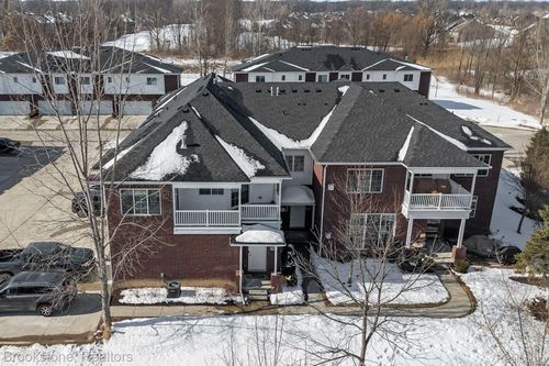 7008 Boulder Pointe Ct, Washington Township, MI, 48094-4500 | Card Image