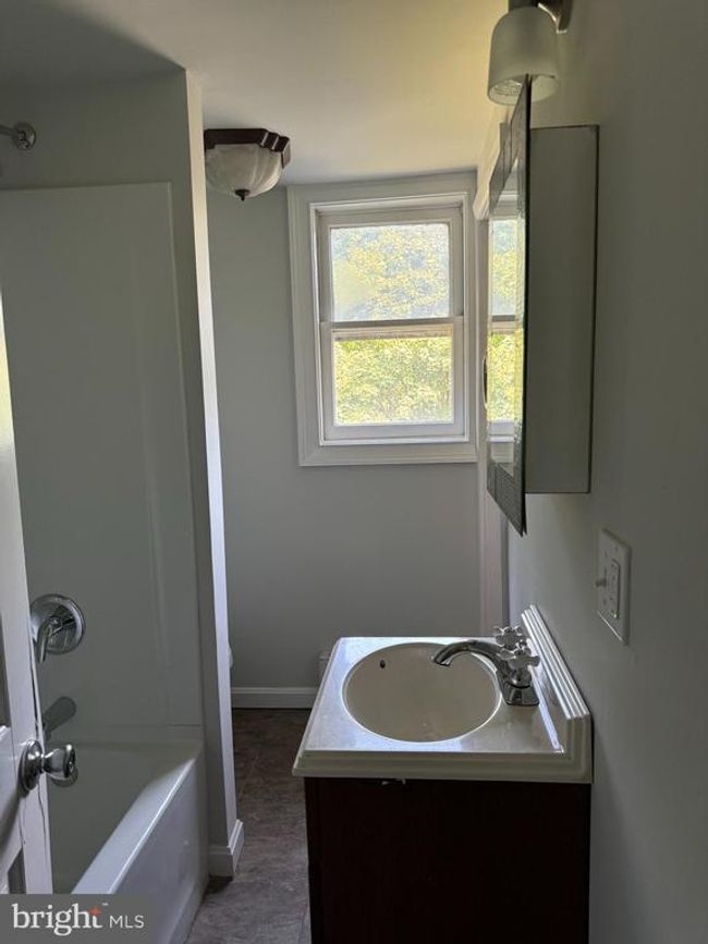 464 W White St, House other with 4 bedrooms, 1 bathrooms and null parking in SUMMIT HILL PA | Image 13