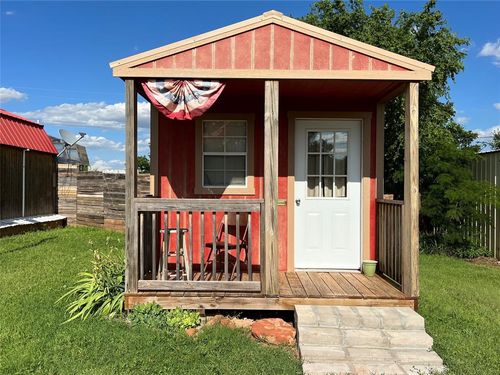 101 N Main St, Leedey, OK, 73654-9713 | Card Image