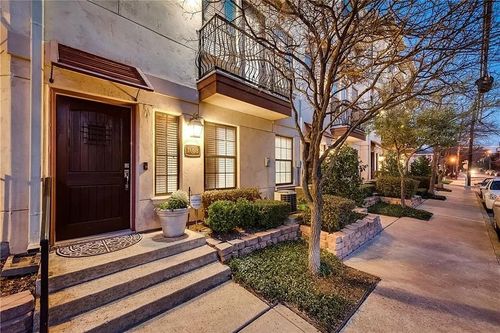 1008 Pavillion St, Dallas, TX, 75204-5500 | Card Image