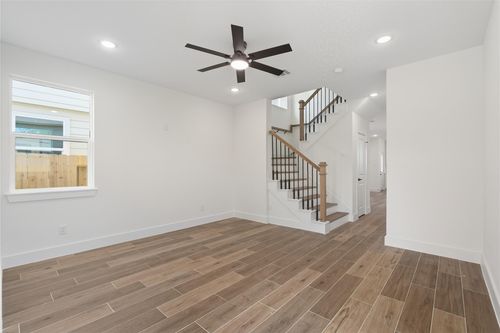 135 S Virginia St, La Porte, TX, 77571-5462 | Card Image