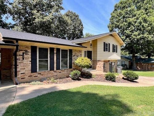 14 Lisa St, Batesville, AR, 72501-5307 | Card Image