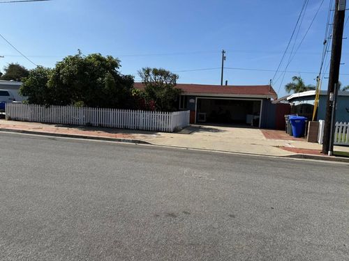 743 Iris Ave, Imperial Beach, CA, 91932-3424 | Card Image