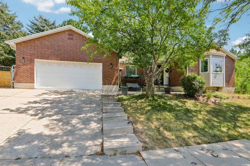 2112 N Sunset Dr, Layton, UT, 84040-6721 | Card Image