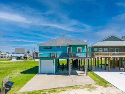 942 Palm Ridge Drive, House other with 3 bedrooms, 2 bathrooms and null parking in Crystal Beach TX | Image 2