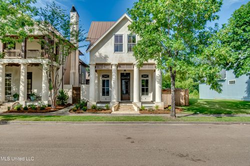 104 La Salle St, Madison, MS, 39110-6814 | Card Image