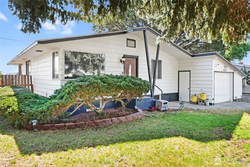 1727 S Monroe St, Moses Lake, WA, 98837-2406 | Card Image