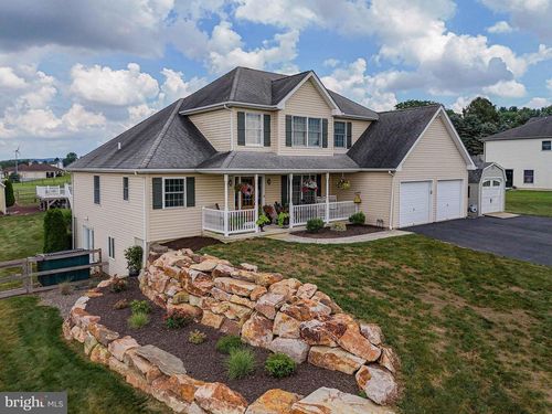 7001 Central Rd, GERMANSVILLE, PA, 18053-2330 | Card Image