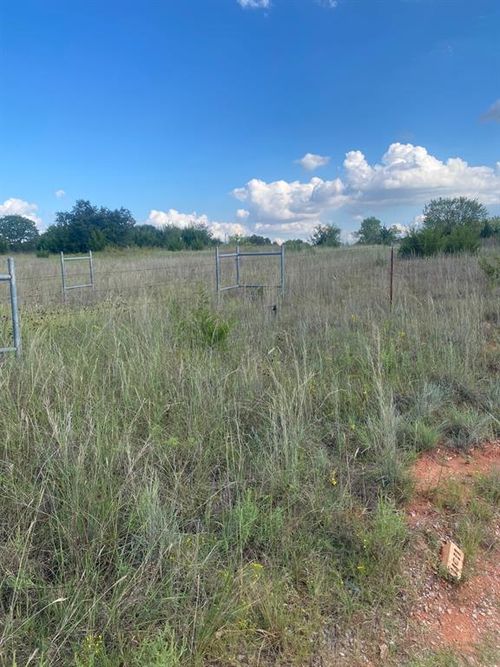 2533 County Street 2976, Blanchard, OK, 73010-4234 | Card Image