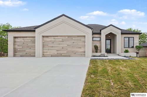 2537 N 102nd St, Lincoln, NE, 68527 | Card Image
