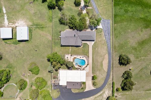 911 Belmont Dr, Midlothian, TX, 76065-5440 | Card Image